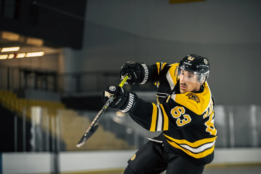 Brad Marchand ve výbavě Warrior Alpha