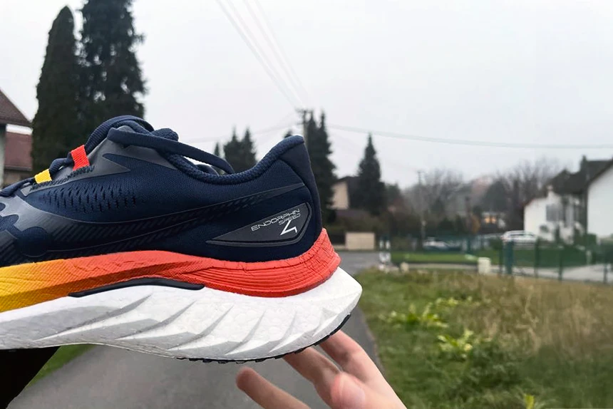 Běžecké boty Saucony Endorphin Speed 4